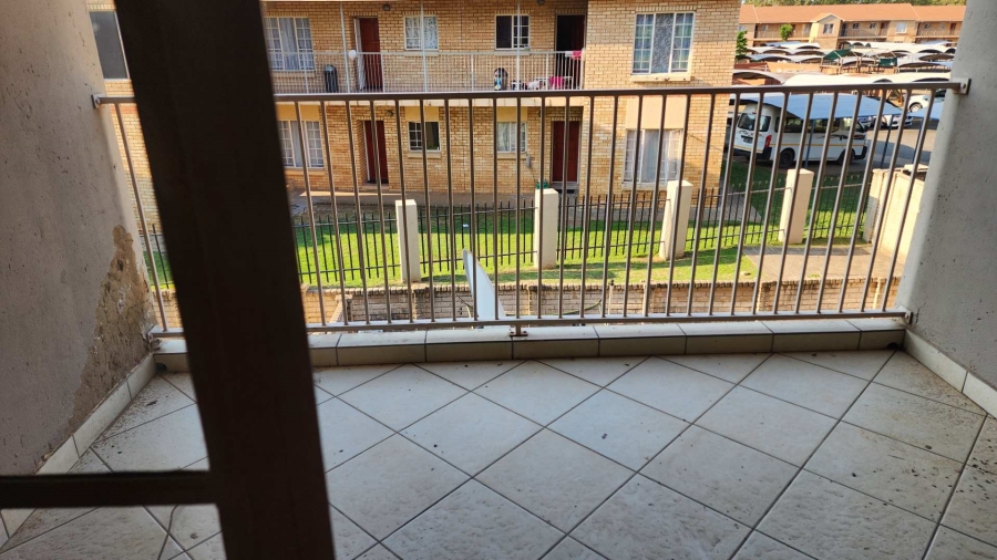 2 Bedroom Property for Sale in Waterval East North West